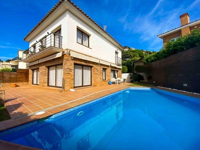 Venta Casa unifamiliar en Caterina Albert Lloret de Mar. Con terraza 377 m²