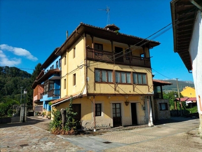 Venta Casa unifamiliar en El Valledal 102 Piloña. A reformar 250 m²