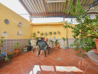 Venta Casa unifamiliar en Julio Romero de Torres 5 Peligros. Con terraza 168 m²