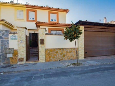 Venta Casa unifamiliar en mimbres Peligros. 240 m²