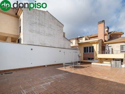 Venta Casa unifamiliar en Nazaríes Pinos Puente. Con terraza 310 m²