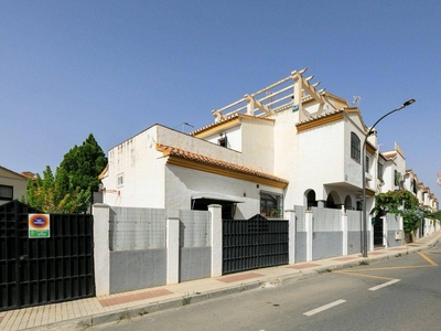 Venta Casa unifamiliar en Tulipanes Los Maracena. Con terraza 204 m²