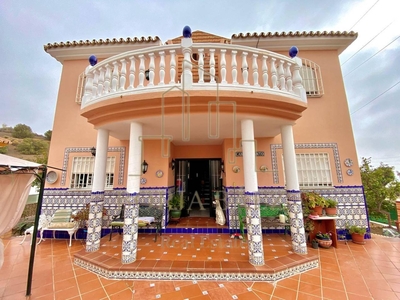 Venta Casa unifamiliar en Urbanización El Cañuelo 15 Vélez-Málaga. Buen estado con terraza 215 m²