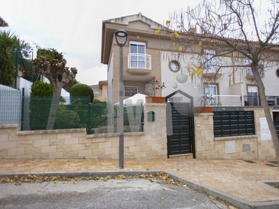Venta Casa unifamiliar La Guardia de Jaén. Con balcón