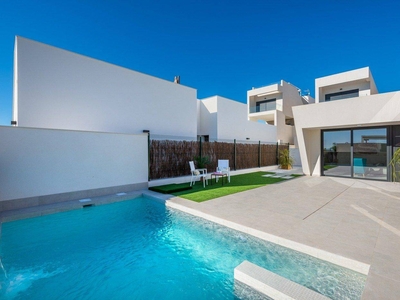 Venta Casa unifamiliar en Taray Los Montesinos. Con terraza 220 m²