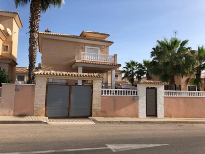 Venta Casa unifamiliar Orihuela. Muy buen estado 188 m²