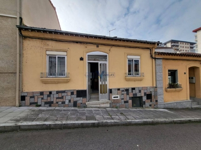 Venta Casa unifamiliar Ourense. Con terraza 130 m²
