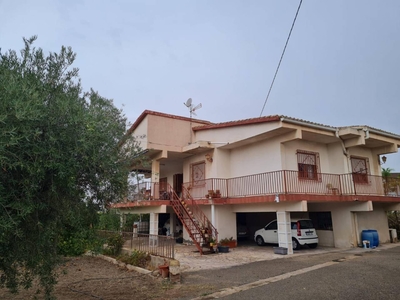 Venta Casa unifamiliar Petrer. Buen estado con terraza 323 m²