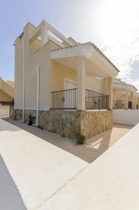 Venta Casa unifamiliar San Miguel de Salinas. Con terraza 147 m²