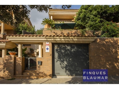 Venta Casa unifamiliar Sant Vicenç de Montalt. Buen estado con terraza 335 m²