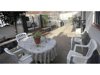 Venta Casa unifamiliar Sant Vicenç dels Horts. Buen estado con terraza 150 m²