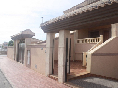 Venta Casa unifamiliar Torrevieja. Con terraza 225 m²