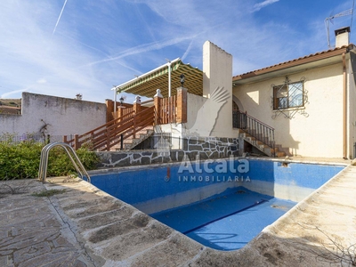 Venta Casa unifamiliar Villalbilla. Buen estado con terraza 200 m²