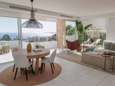 Venta Chalet Benalmádena. Plaza de aparcamiento con terraza 368 m²