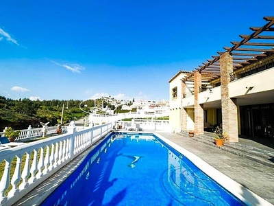 Venta Chalet Fuengirola. Con terraza 674 m²