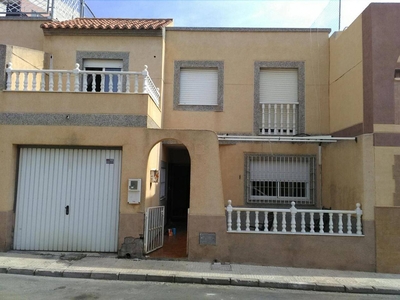 Venta Chalet en Calle Zuloaga Vícar. Con terraza 140 m²