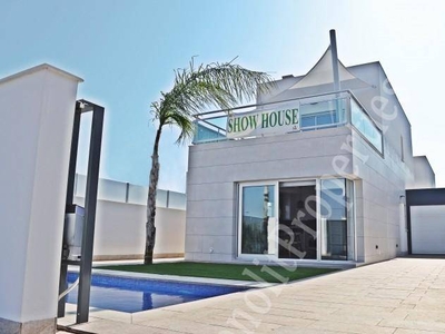 Venta Chalet Los Alcázares. Nueva 141 m²