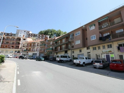 Venta de ático en carretera Ávilacasavieja de 2 habitaciones con terraza y calefacción