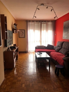 Venta de piso en barrio De la Peruyal de 4 habitaciones con garaje y calefacción