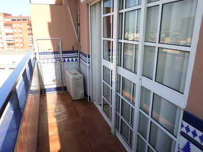 Venta Piso Algeciras. Piso de tres habitaciones en Calle santa Isabel. Buen estado quinta planta con balcón