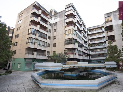 Venta Piso Cáceres. Piso de cuatro habitaciones en Avenida de España. Primera planta con terraza