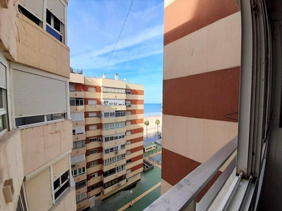 Venta Piso Cádiz. Piso de tres habitaciones Octava planta