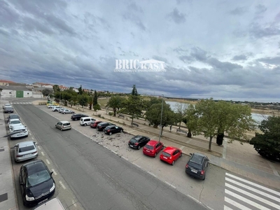 Venta Piso Casar de Cáceres. Piso de tres habitaciones Segunda planta plaza de aparcamiento