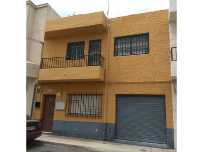 Venta Piso El Ejido. Piso de tres habitaciones Buen estado con terraza