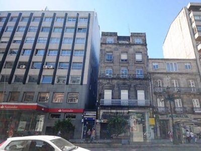 Venta Piso en Calle Policarpo Sanz 42. Vigo. Segunda planta con balcón