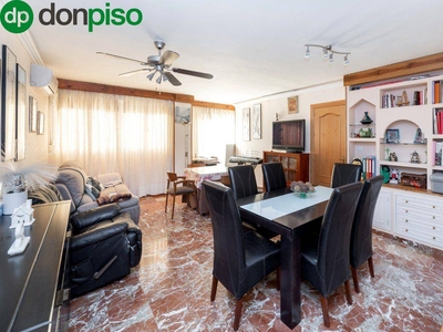 Venta Piso Granada. Piso de tres habitaciones en De Pulianas. Segunda planta con balcón