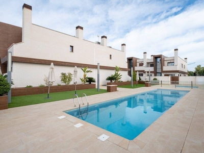 Venta Piso Murcia. Piso de tres habitaciones en Constanza de Avilés. Con terraza