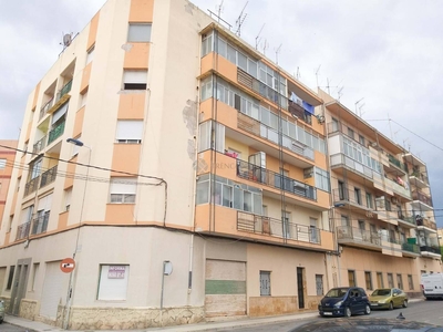 Venta Piso Novelda. Piso de tres habitaciones en Andalucía. A reformar cuarta planta
