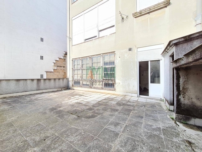 Venta Piso Ourense. Piso de cuatro habitaciones A reformar con terraza