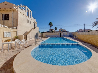 Bungalow en venta en La Siesta, Torrevieja, Alicante