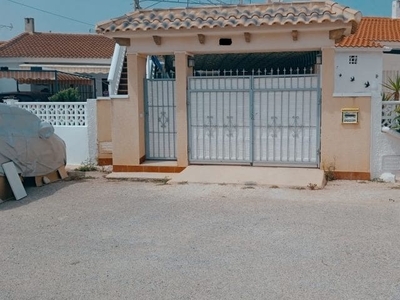 Chalet en venta en El Chaparral - La Siesta - La Torreta, Torrevieja, Alicante