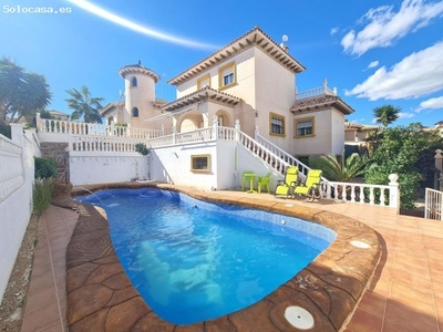 Villa en Venta en Orihuela Costa, Alicante