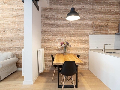 Alquiler apartamento piso en excelentes condiciones de 2 dormitorios en alquiler en Sant Antoni en Barcelona