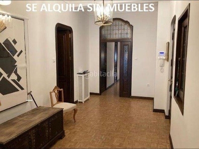 Alquiler piso en almirante cadarso 8 elegancia y distinción adjetivos que definen esta vivienda de 5 habitaciones 2 baños en zona granvía en Valencia