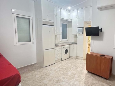 Apartamento de alquiler en Cl Rufino Blanco 22, Fuente del Berro