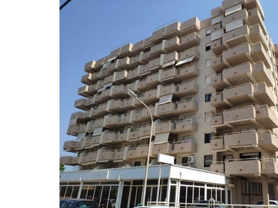 APARTAMENTO EN LA PLAYA CON PISCINA Y PARKING EN BENICASSIM