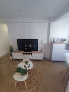 Apartamento en venta con 2 dormitorios reformado en Nerja