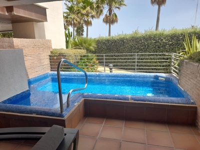 Apartamento en venta en El Padrón, Estepona, Málaga