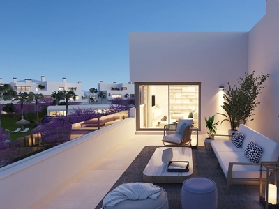 Apartamento en venta en New Golden Mile, Estepona, Málaga