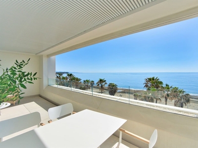 Apartamento en venta en Playa Bajadilla - Puertos, Marbella, Málaga