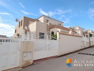 Casa en venta en Aguas Nuevas, Torrevieja, Alicante
