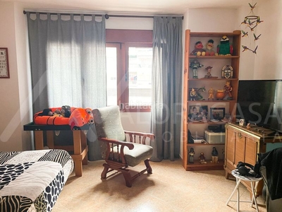 Casa en venta en huelin de 4 habitaciones con terraza y patio en Málaga