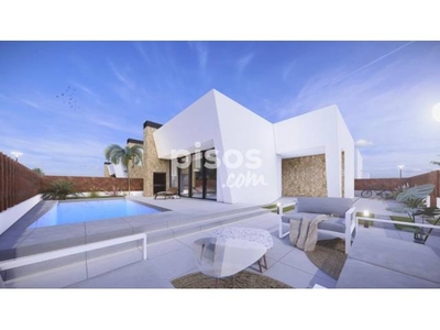 Chalet en venta en Villas de Obra Nueva en San Pedro del Pinatar en Núcleo por 419.950 €