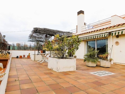 Chalet / torre en venta en calle del fluvià en Terrassa