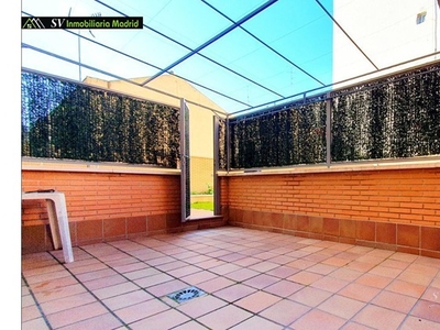 EXCELENTE APARTAMENTO EN MADRID, FINCA DEL 2007 Y PATIO DE 20m2