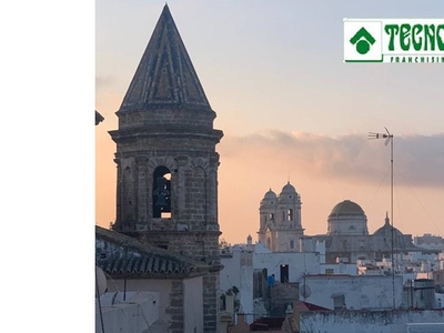 Tecnocasa Cádiz Centro vende en la zona de la Iglesia de San Lorenzo